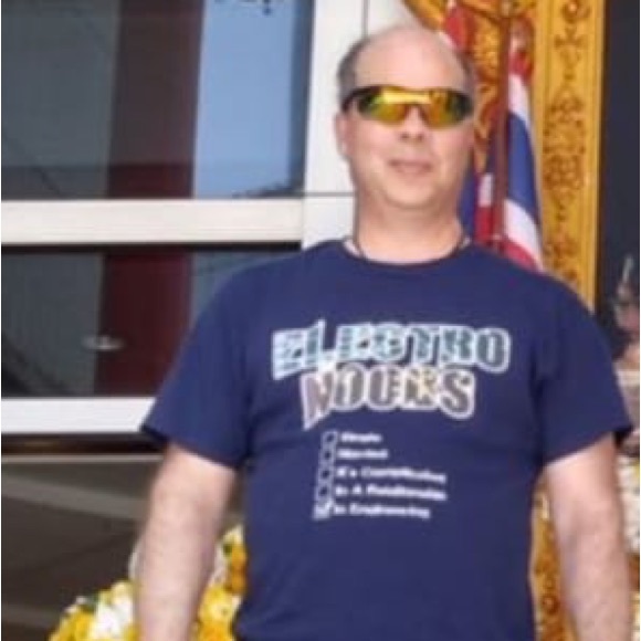 Meet your Posher, Rich - Picture 2 of 2